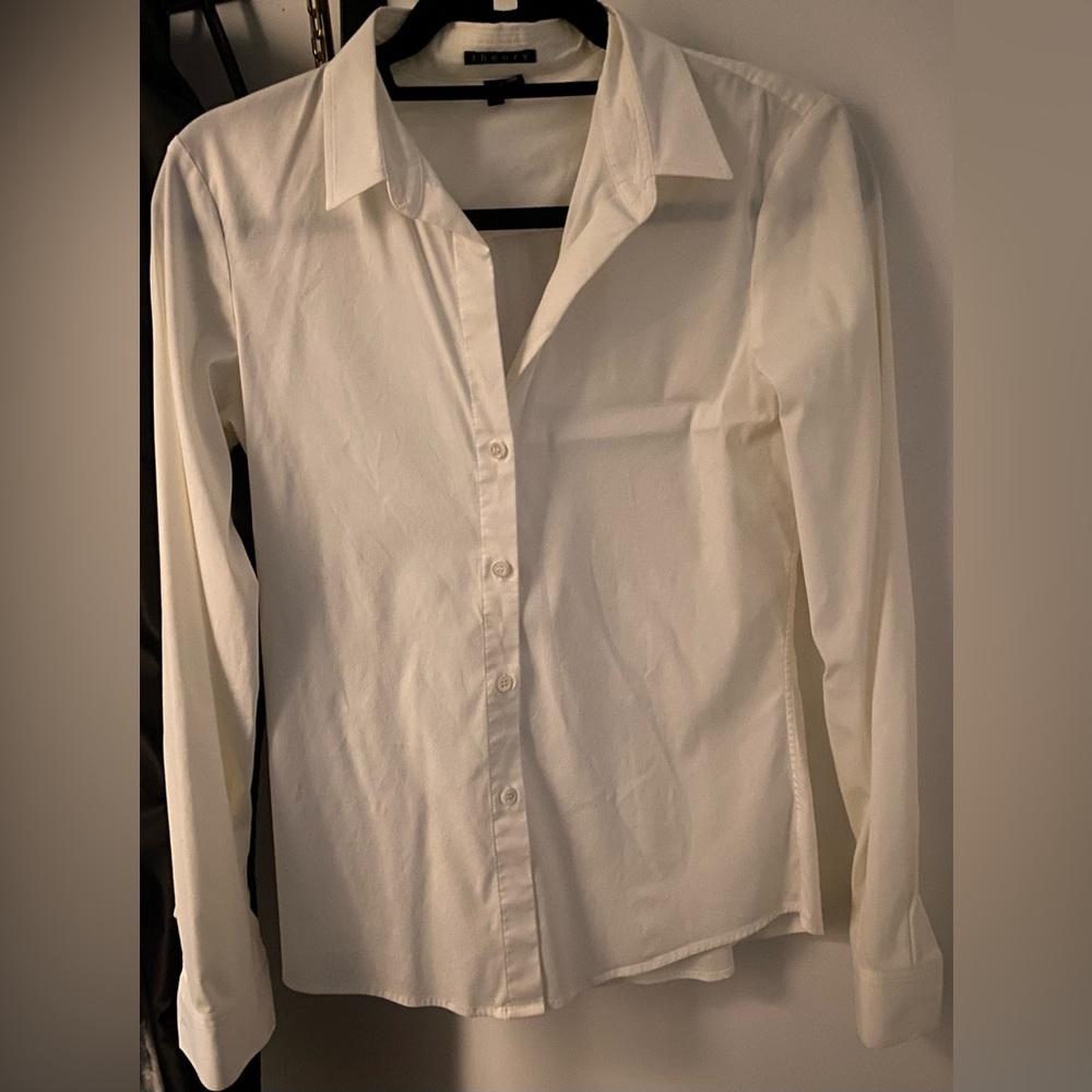 Fitted long sleeve white blouse